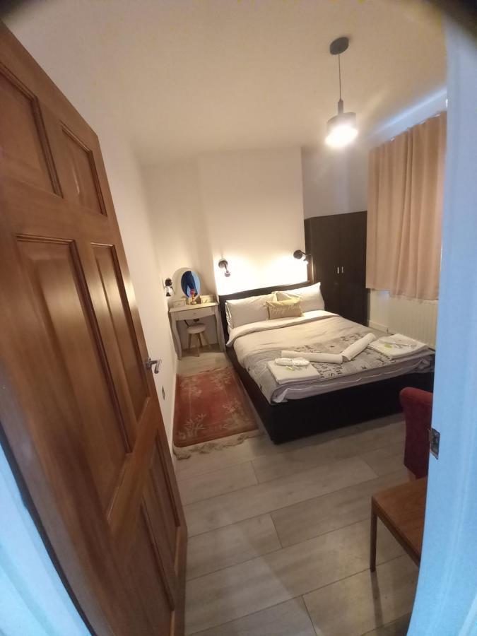 Luxury Holiday Home, Near Beach Southend-on-Sea Eksteriør bilde