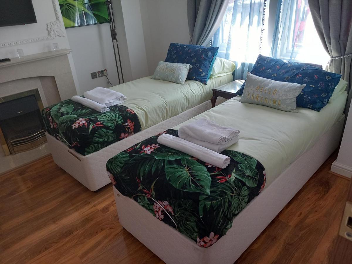 Luxury Holiday Home, Near Beach Southend-on-Sea Eksteriør bilde