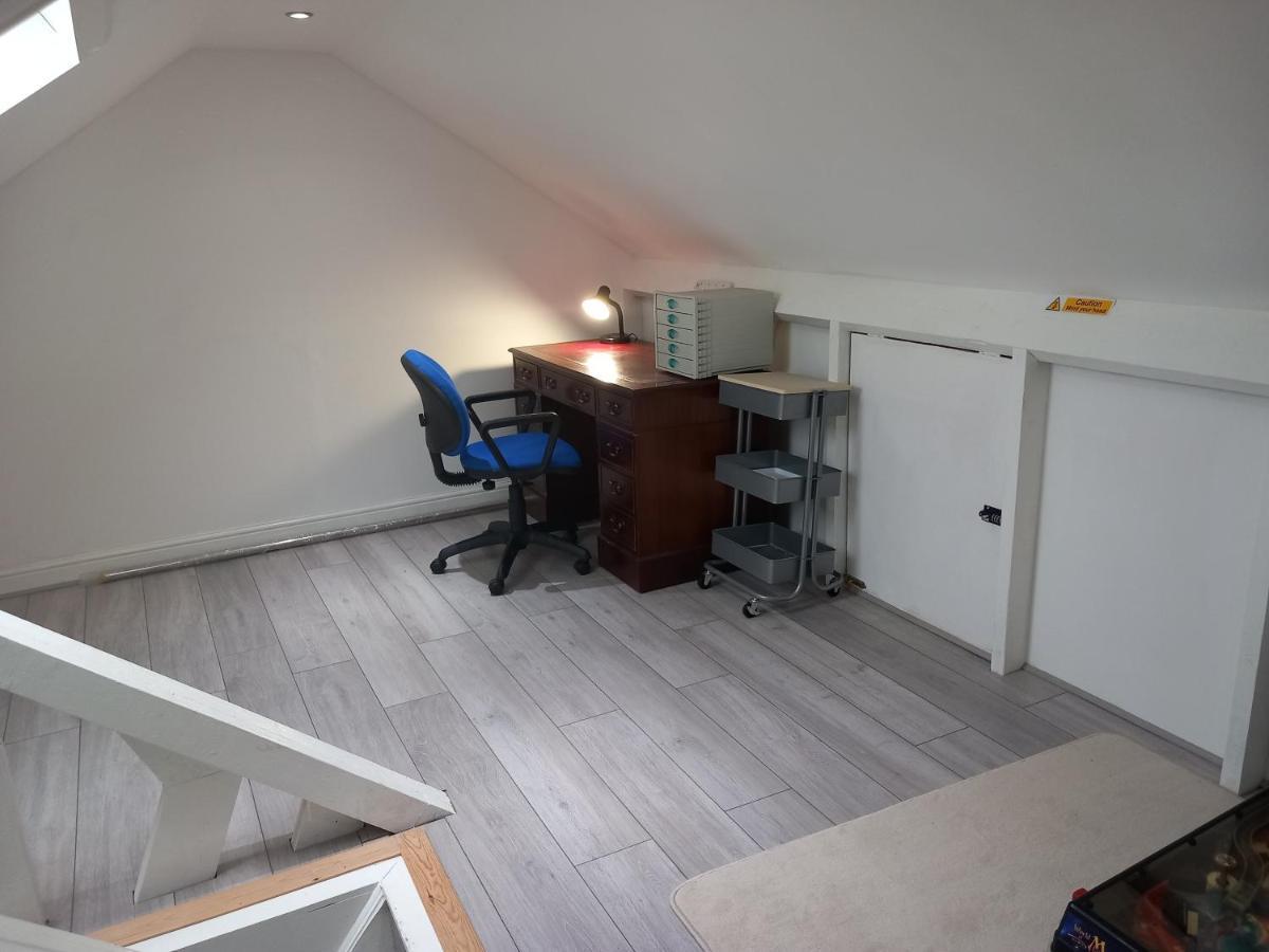 Luxury Holiday Home, Near Beach Southend-on-Sea Eksteriør bilde