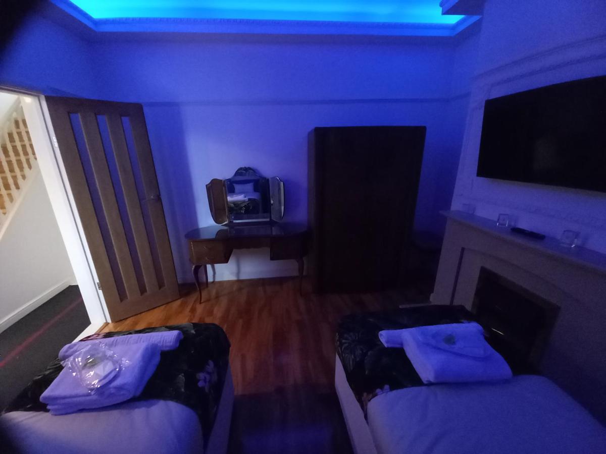 Luxury Holiday Home, Near Beach Southend-on-Sea Eksteriør bilde