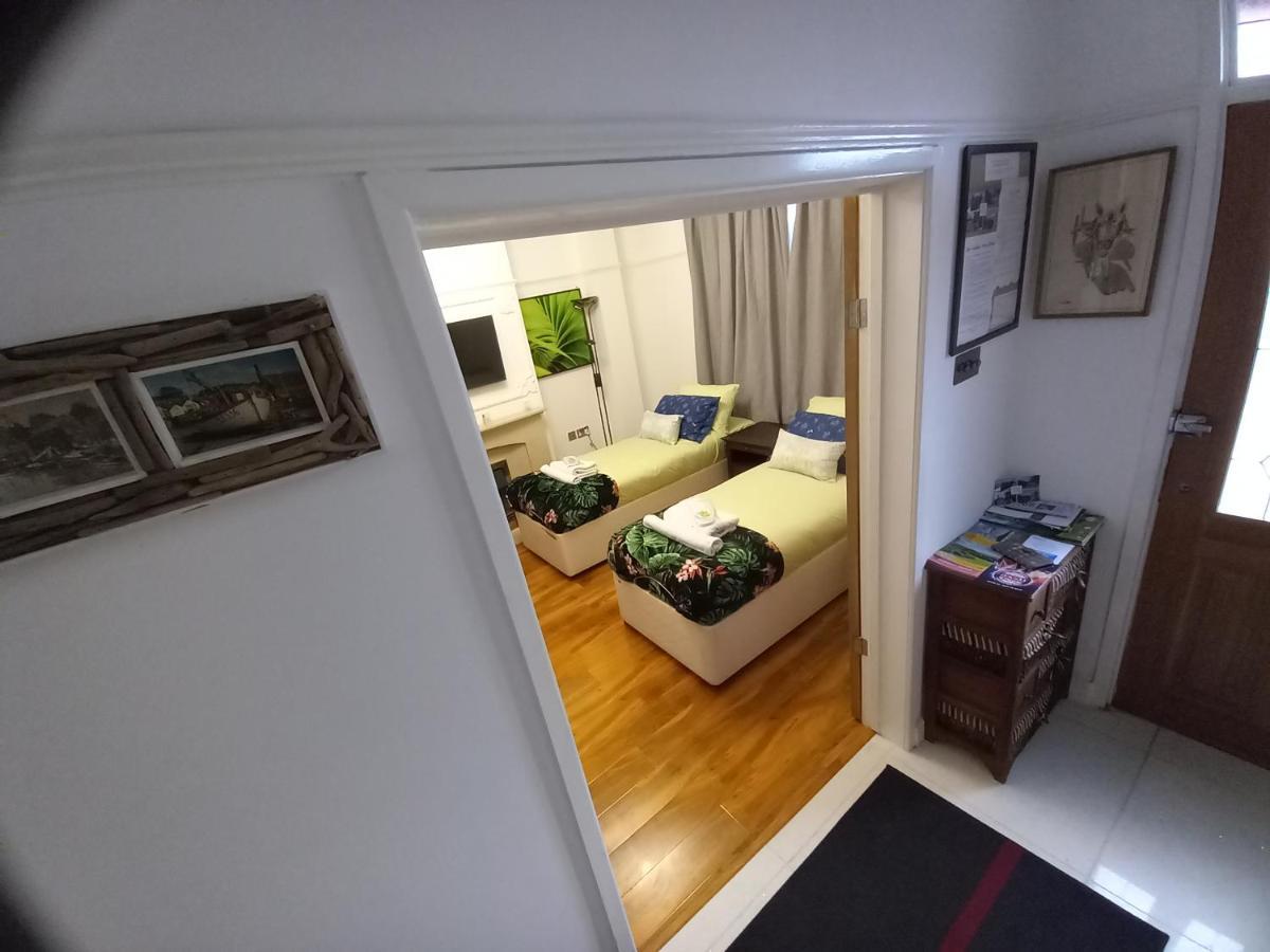 Luxury Holiday Home, Near Beach Southend-on-Sea Eksteriør bilde