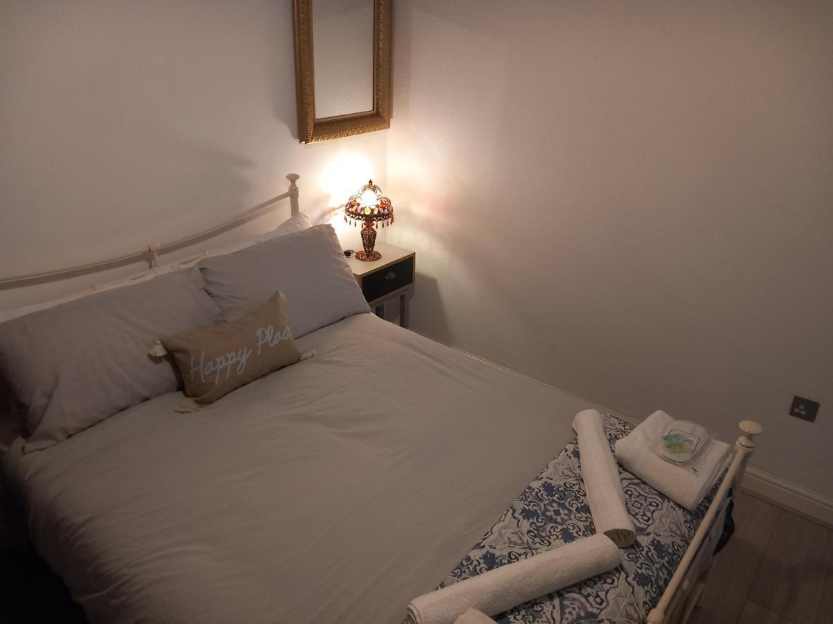 Luxury Holiday Home, Near Beach Southend-on-Sea Eksteriør bilde
